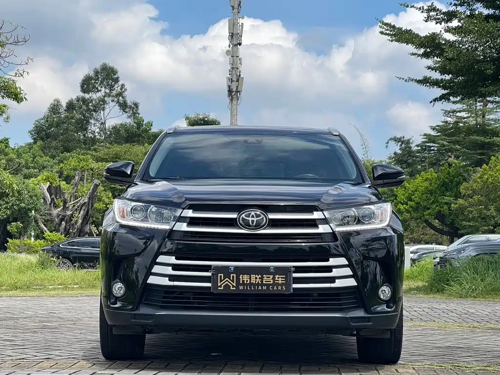 Toyota Highlander — фото 2