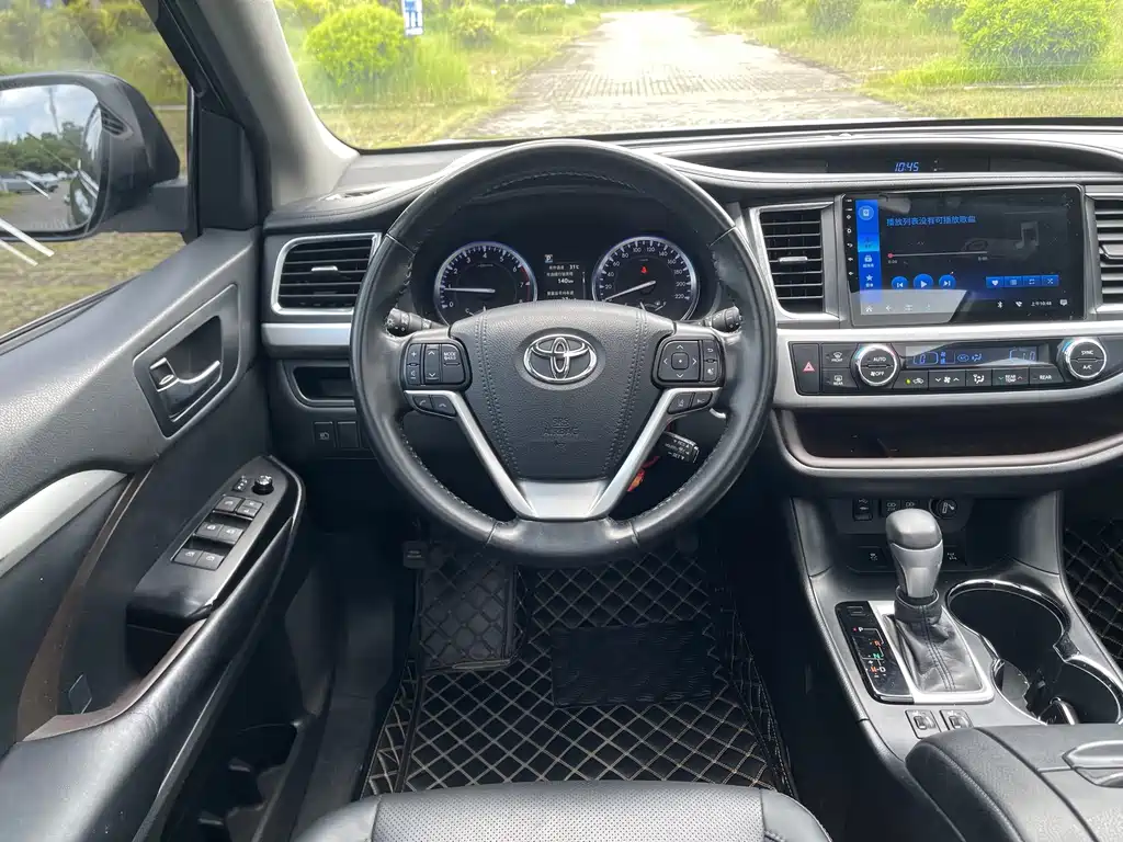 Toyota Highlander — фото 18