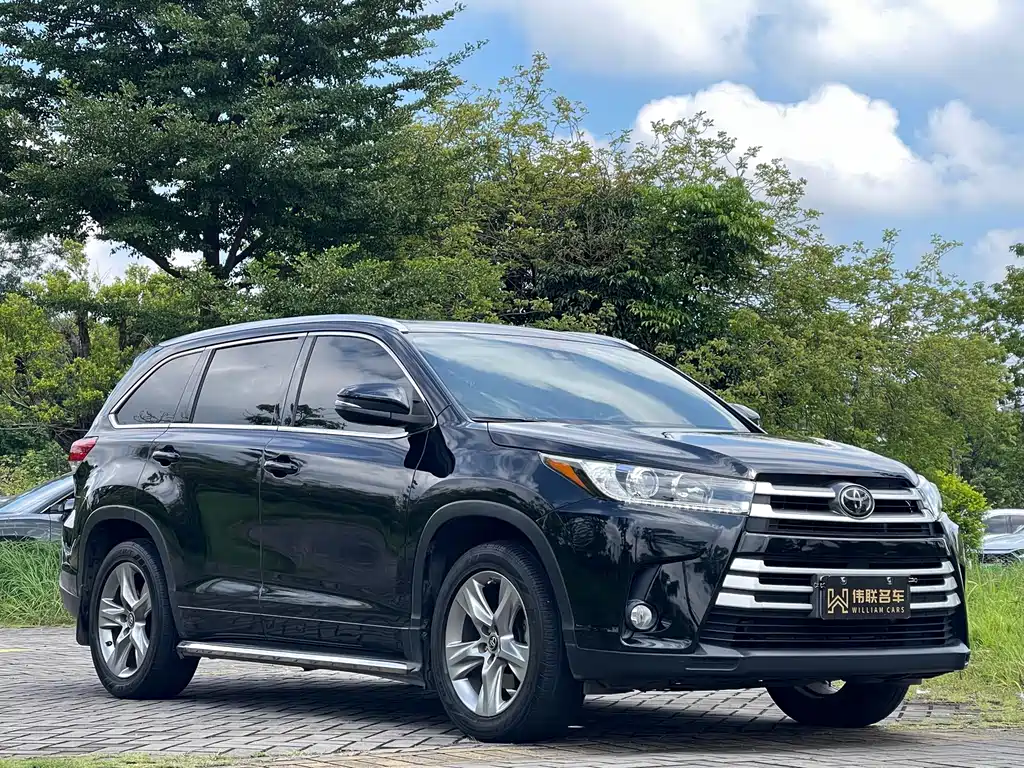 Toyota Highlander — фото 3