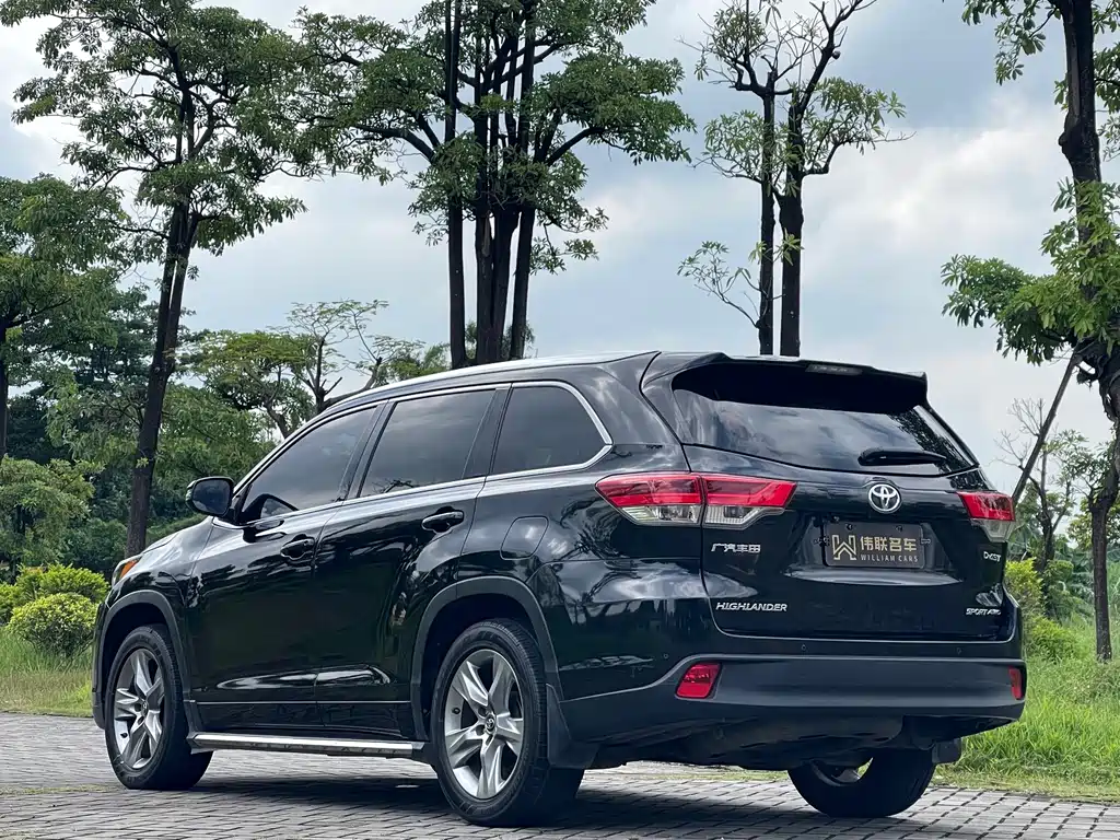 Toyota Highlander — фото 4