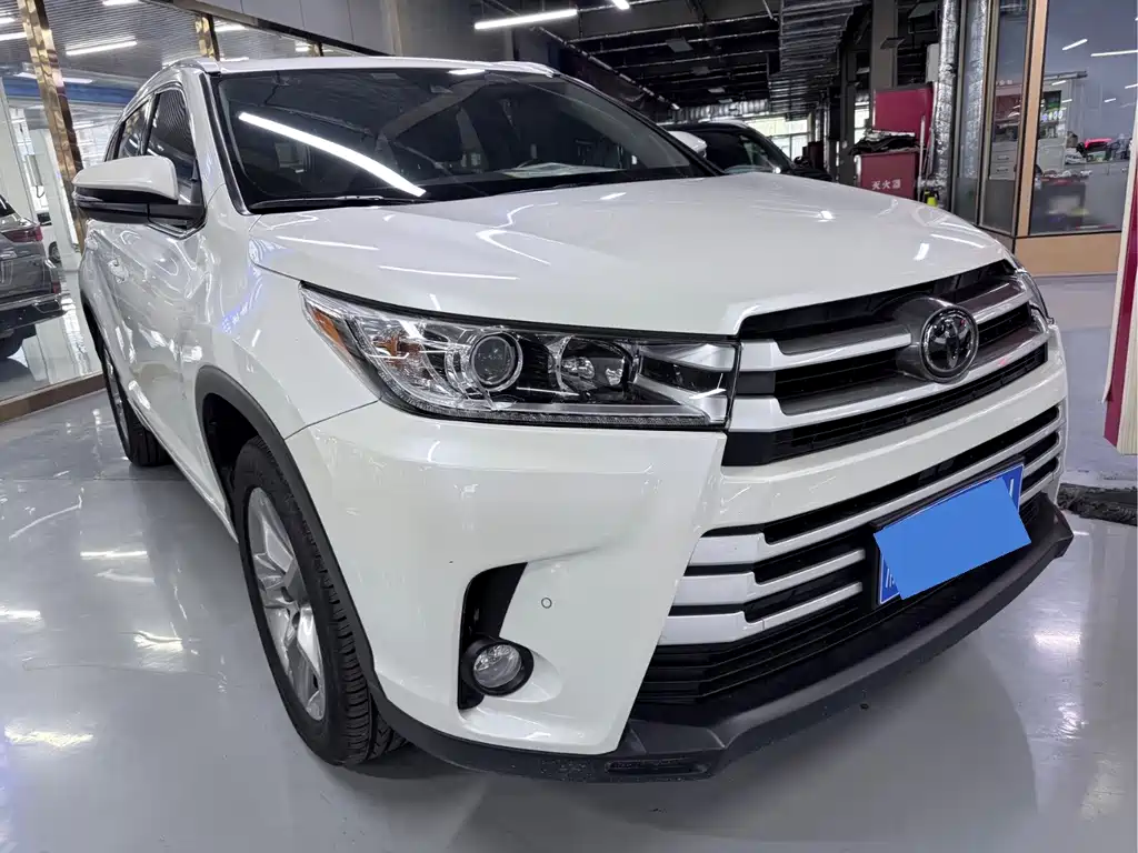 Toyota Highlander — фото 3