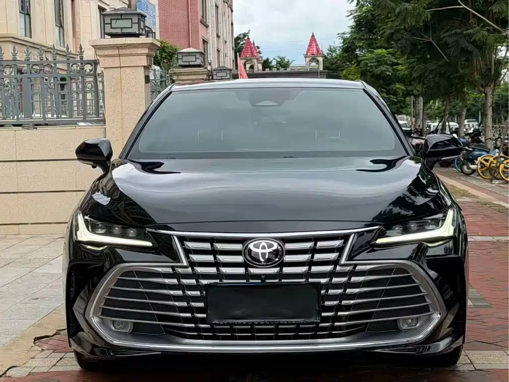 Toyota Avalon — фото 2