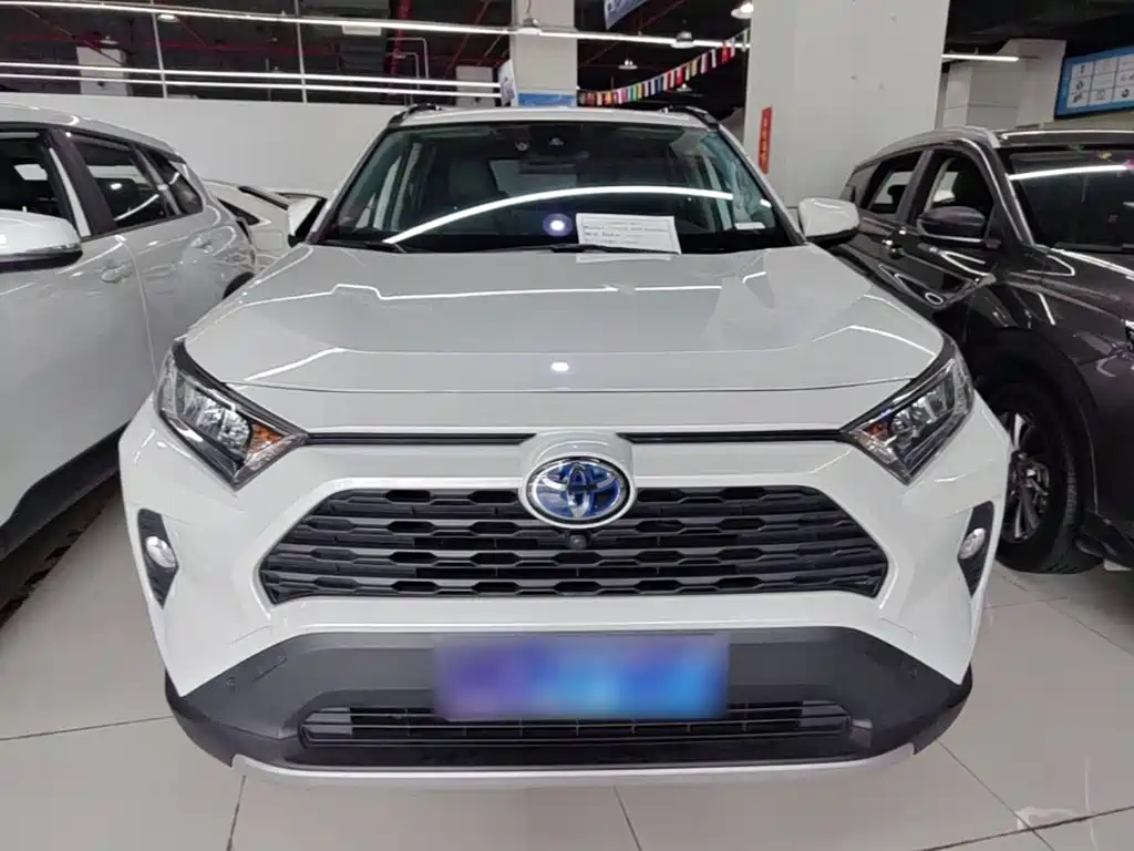 Toyota RAV4 — фото 3