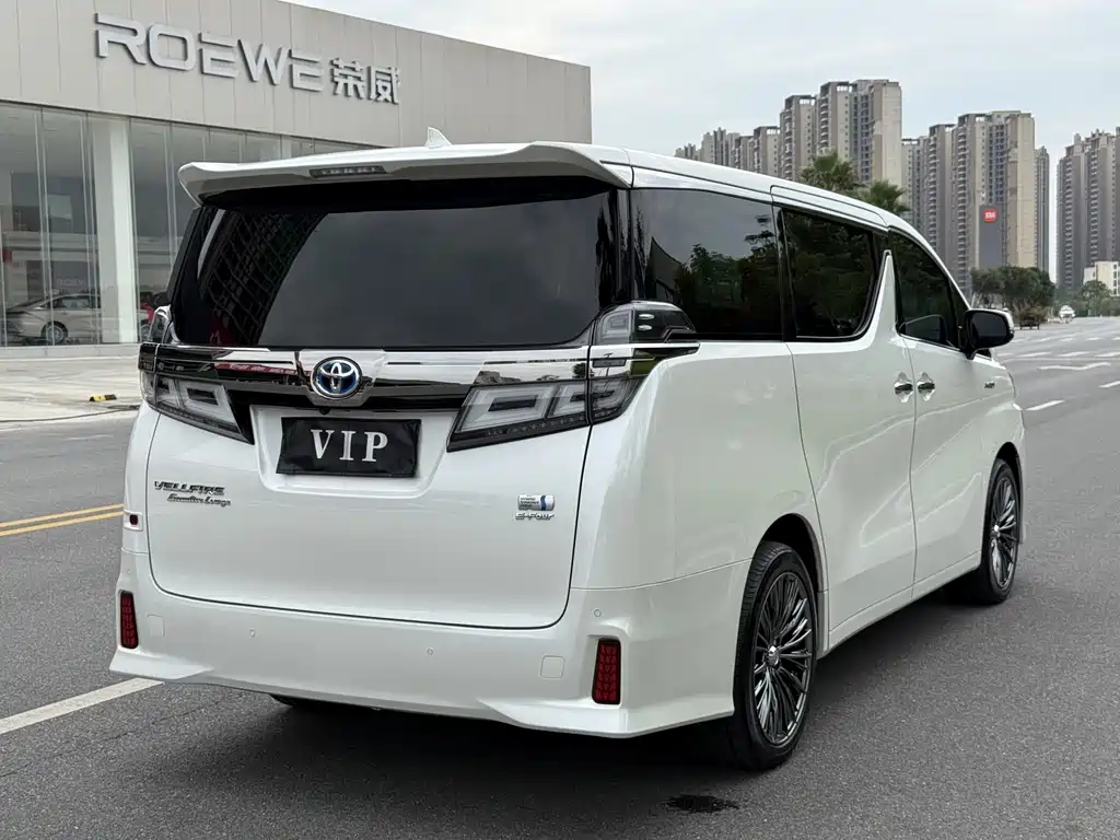 Toyota Vellfire — фото 4
