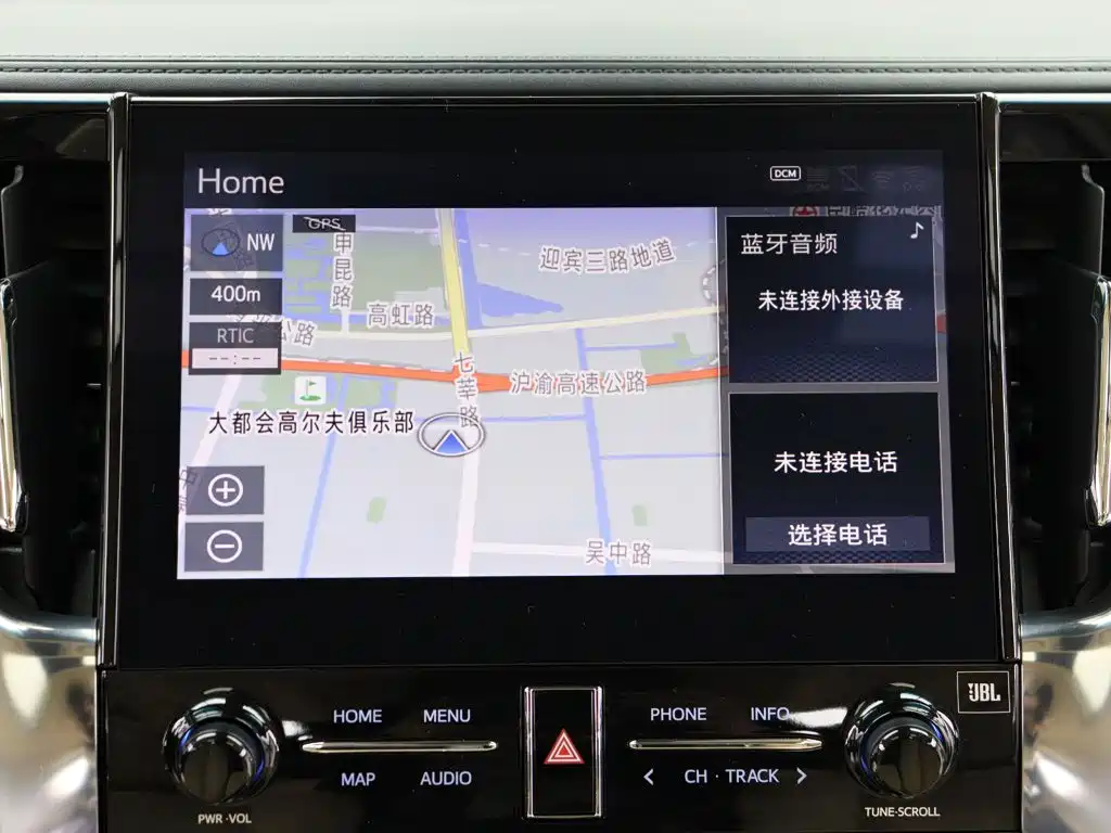 Toyota Alphard — фото 19
