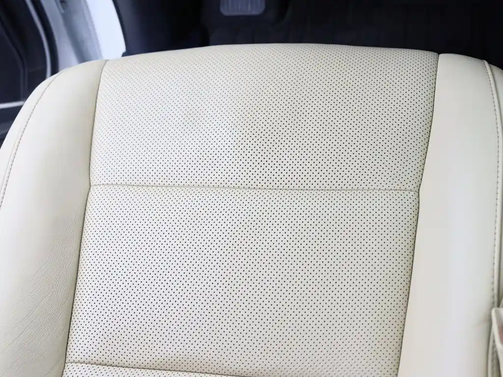 Toyota Alphard — фото 21
