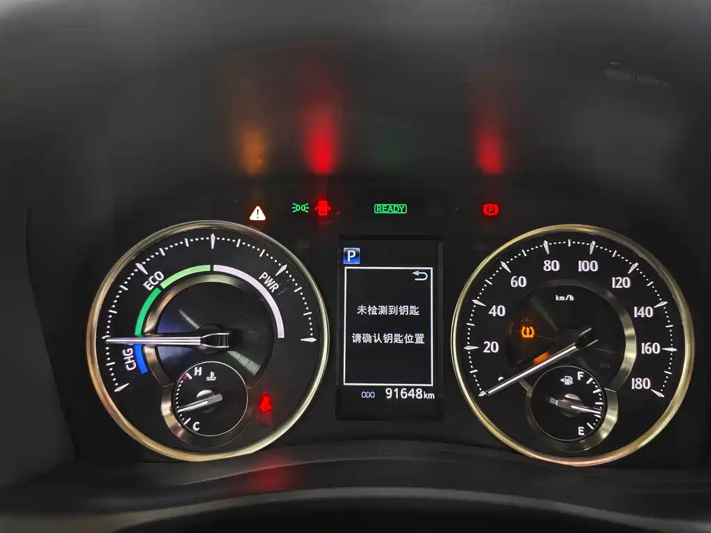 Toyota Alphard — фото 10