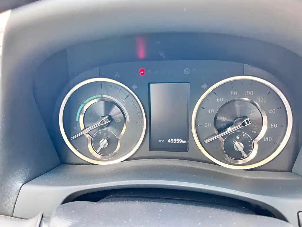 Toyota Alphard — фото 4