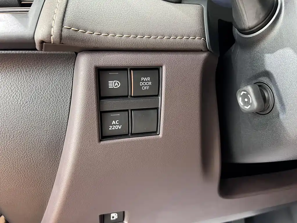 Toyota Vellfire — фото 17