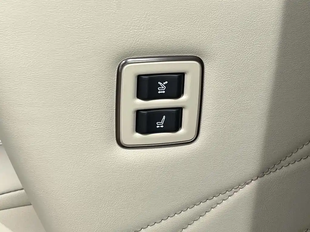 Toyota Vellfire — фото 19