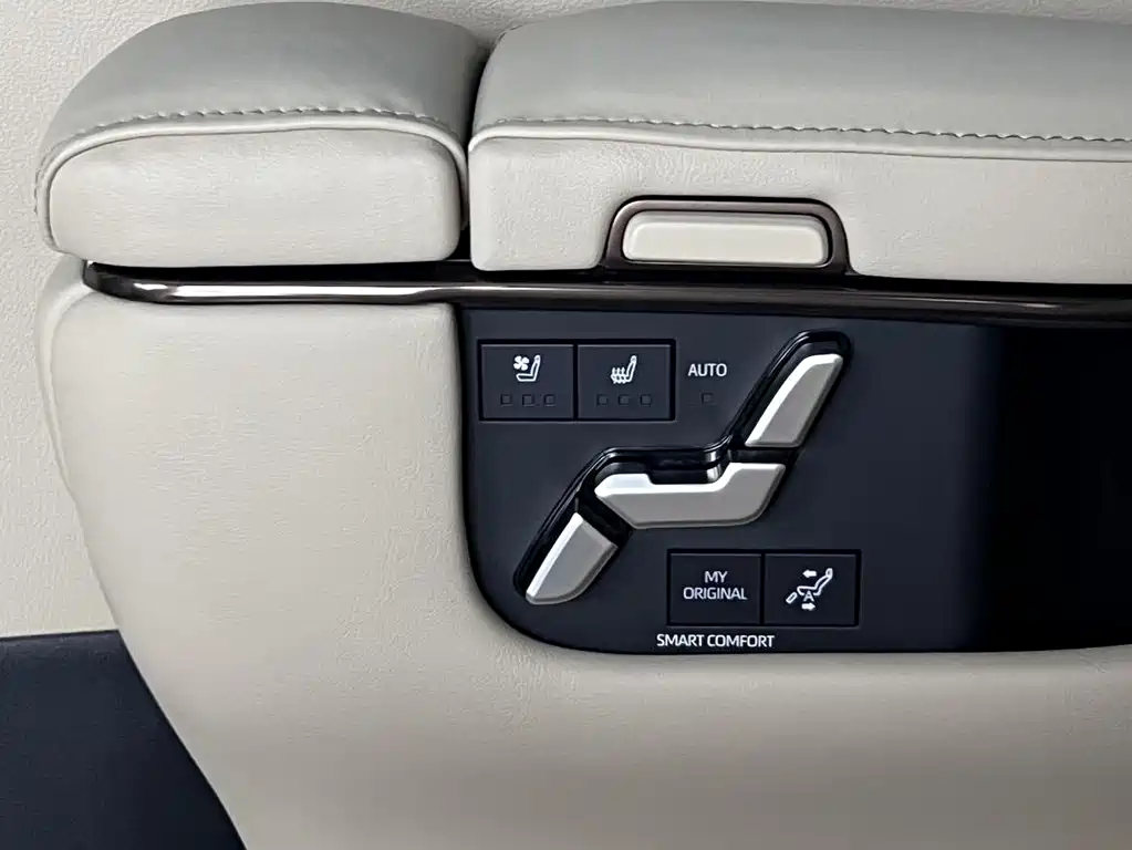 Toyota Vellfire — фото 28