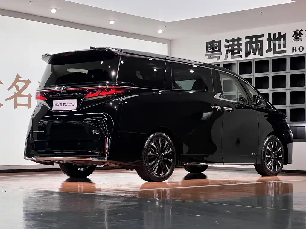 Toyota Vellfire — фото 6