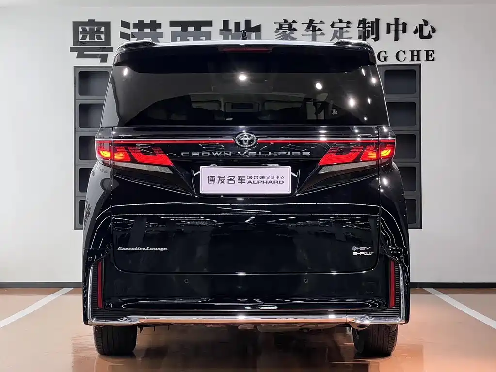 Toyota Vellfire — фото 7