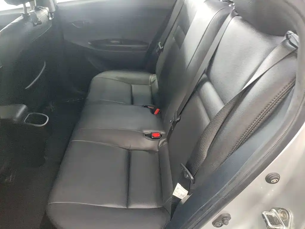 Toyota Yaris L — фото 17