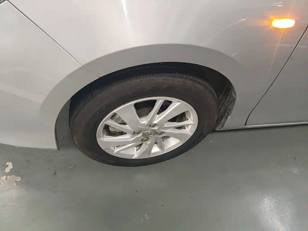 Toyota Yaris L — фото 23