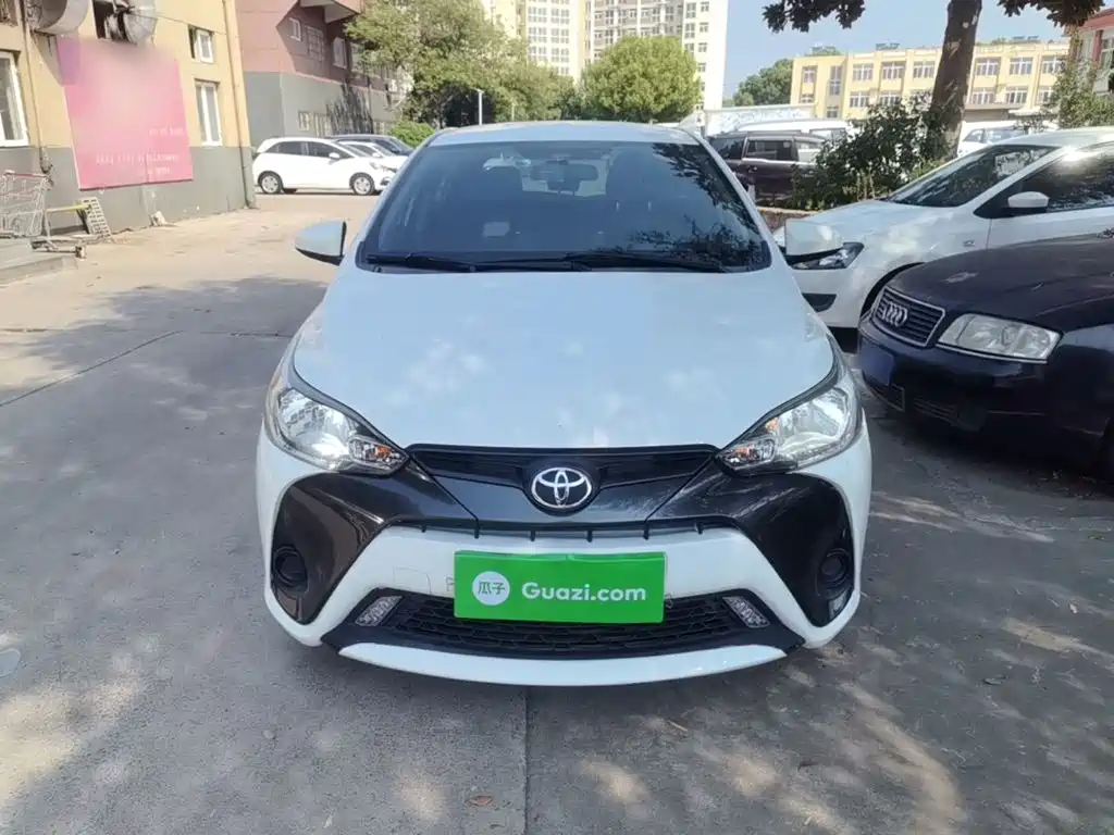 Toyota Yaris L — фото 3