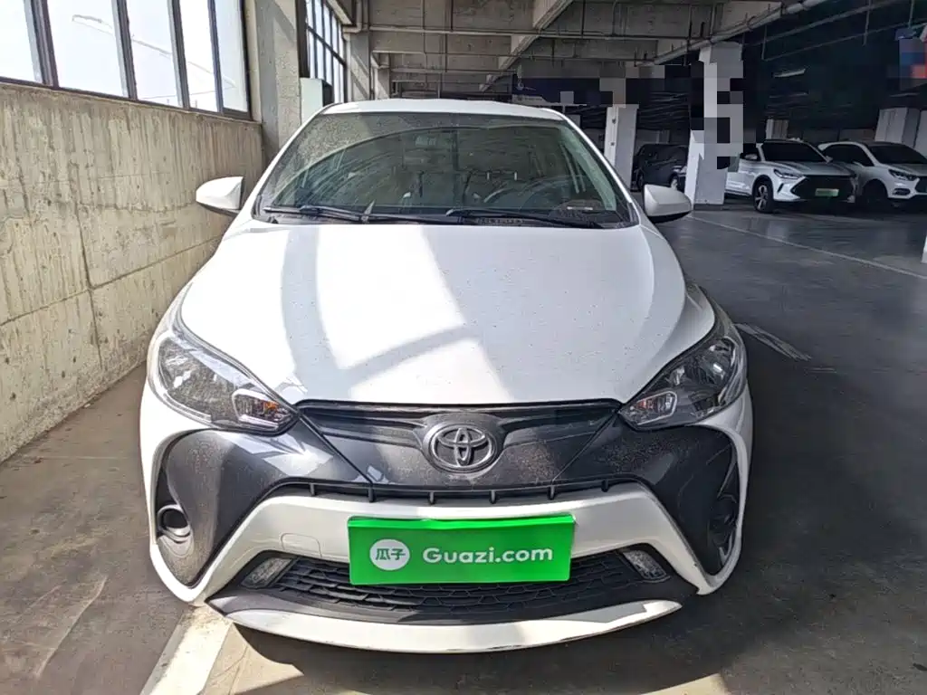 Toyota Yaris L — фото 3