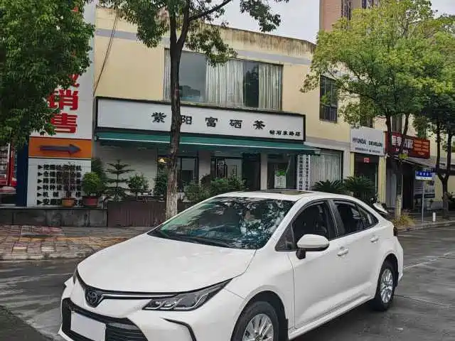 Toyota Corolla — фото 2