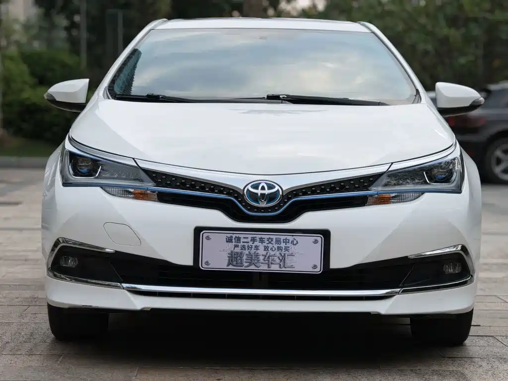 Toyota Corolla Hybrid — фото 2
