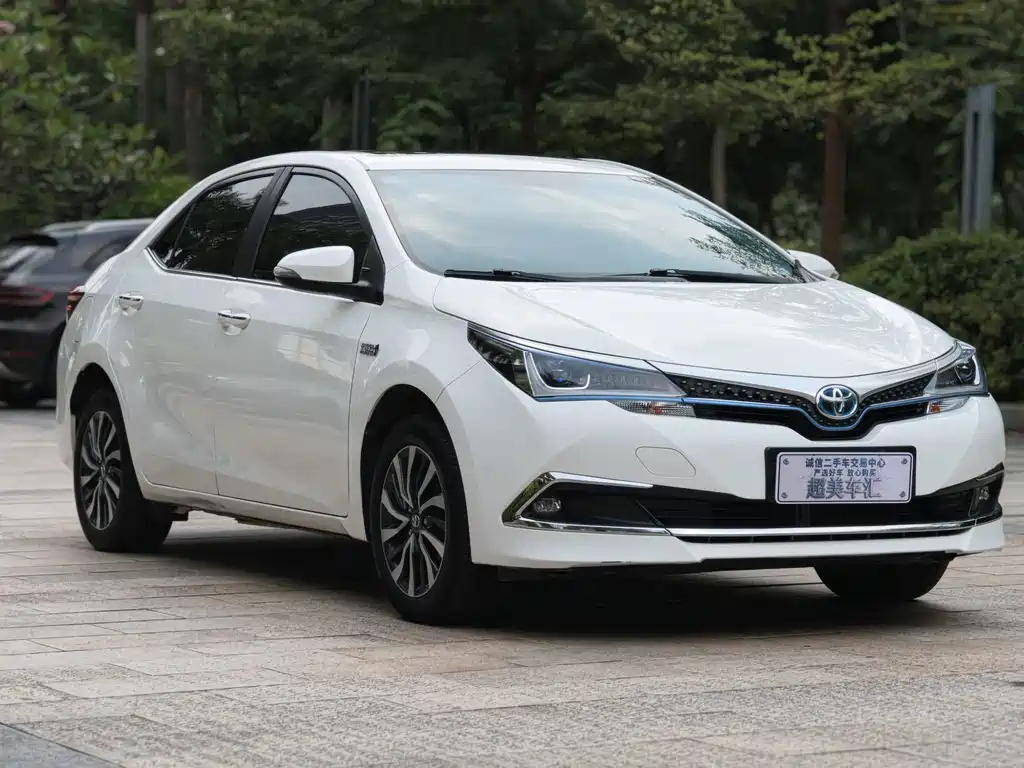 Toyota Corolla Hybrid — фото 3