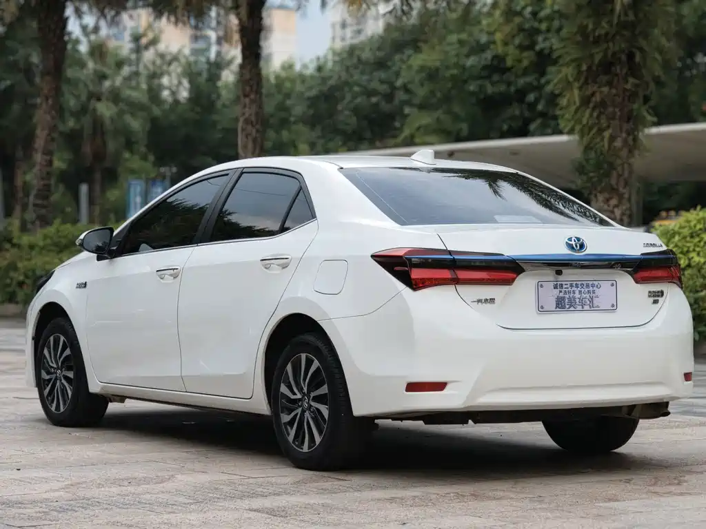 Toyota Corolla Hybrid — фото 4