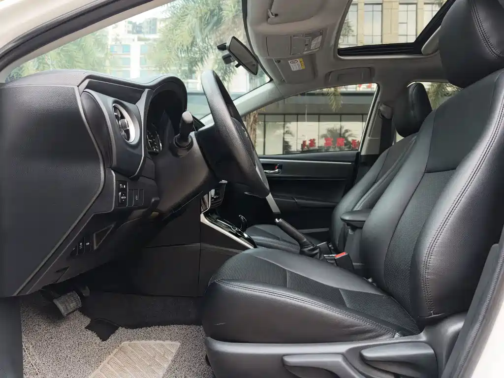 Toyota Corolla Hybrid — фото 6