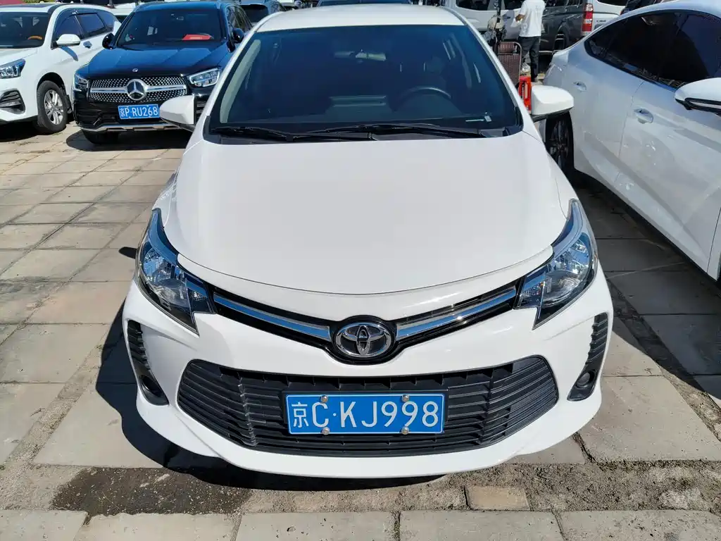 Toyota Vios — фото 2