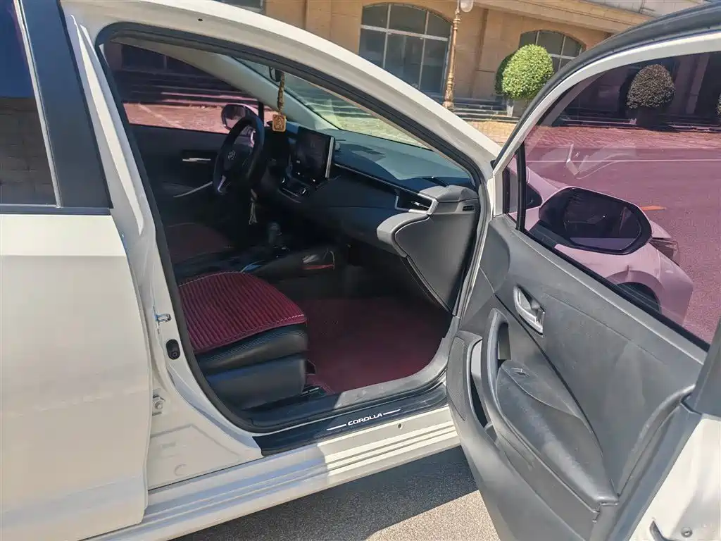 Toyota Corolla — фото 13