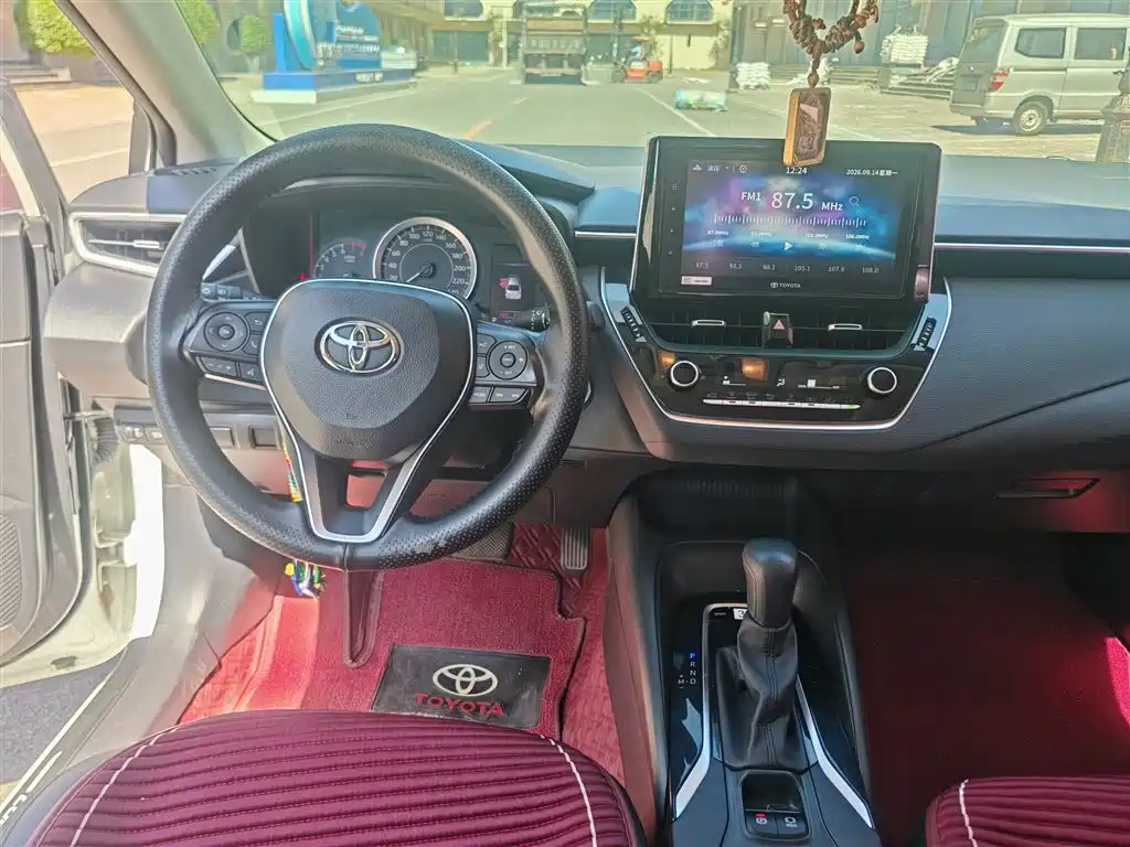 Toyota Corolla — фото 8