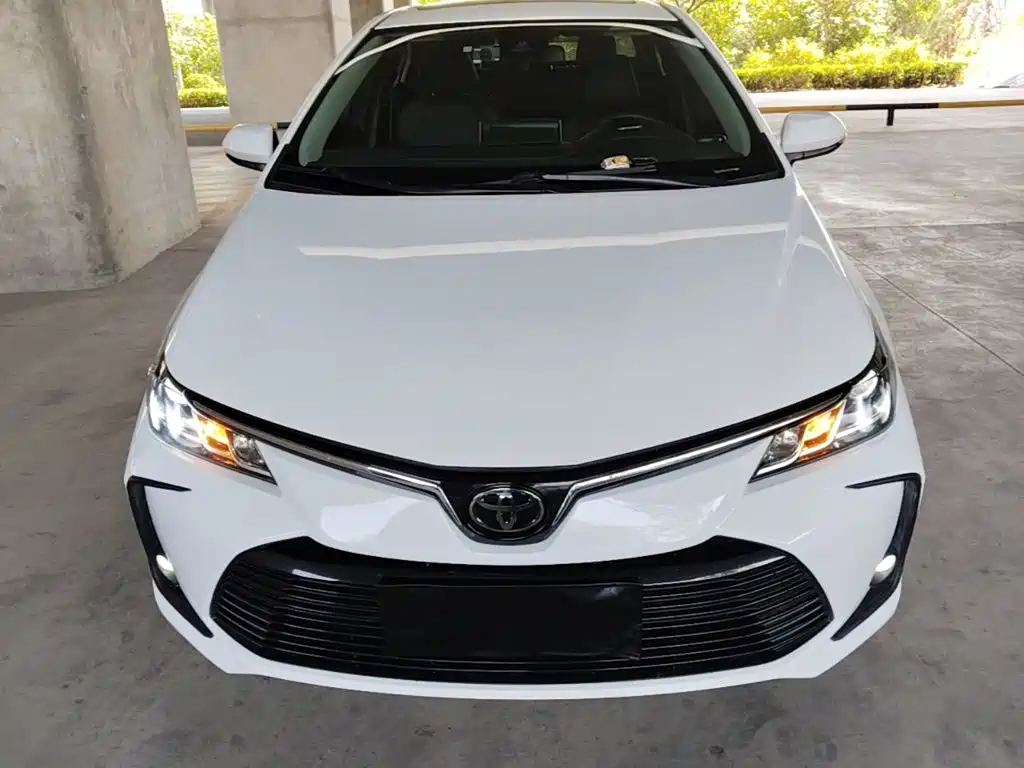 Toyota Corolla — фото 3