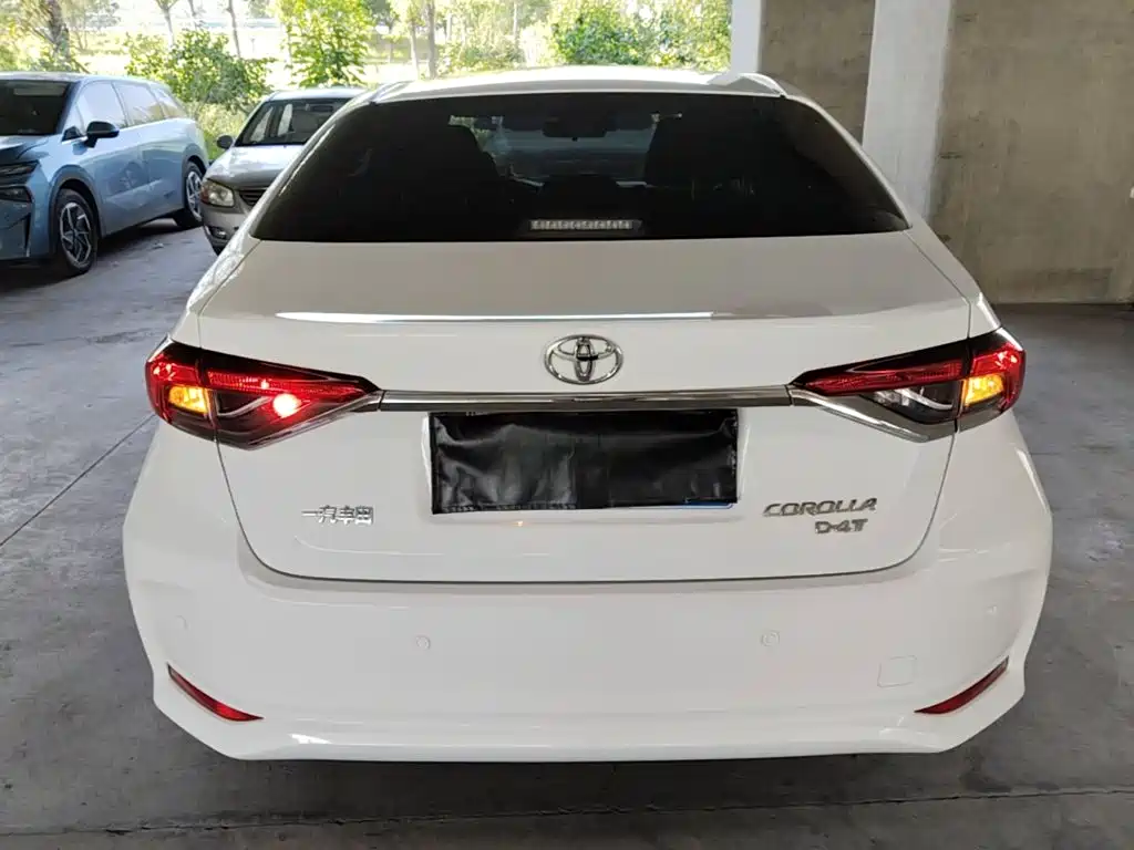 Toyota Corolla — фото 6