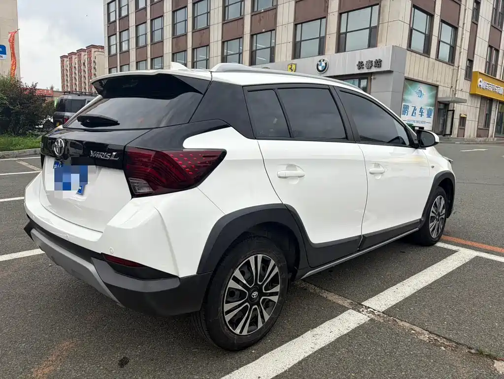 Toyota Yaris L — фото 6
