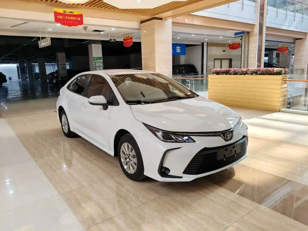 Toyota Corolla — фото 2