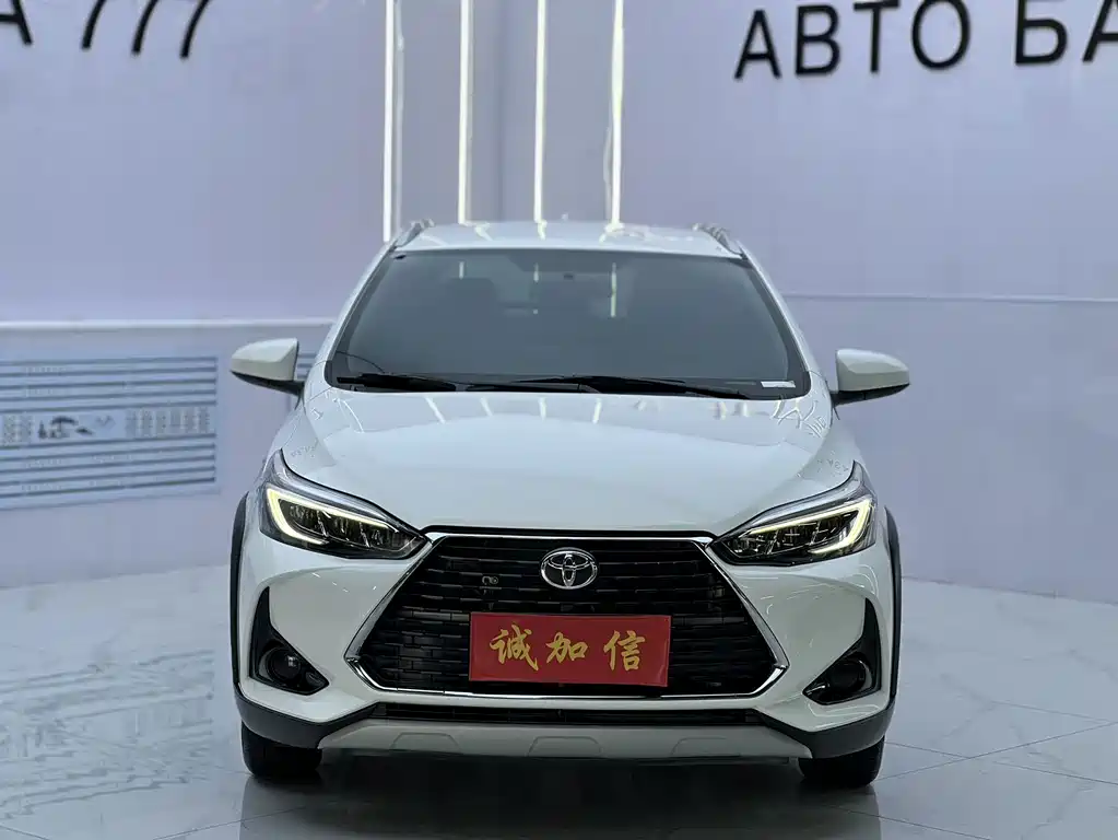 Toyota Yaris L — фото 2