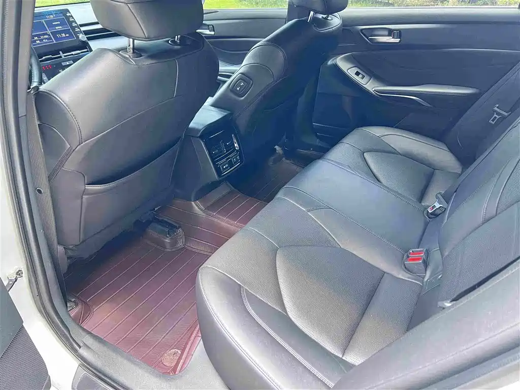 Toyota Avalon — фото 4