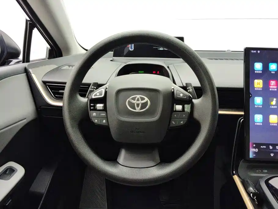 Toyota bZ3 — фото 15