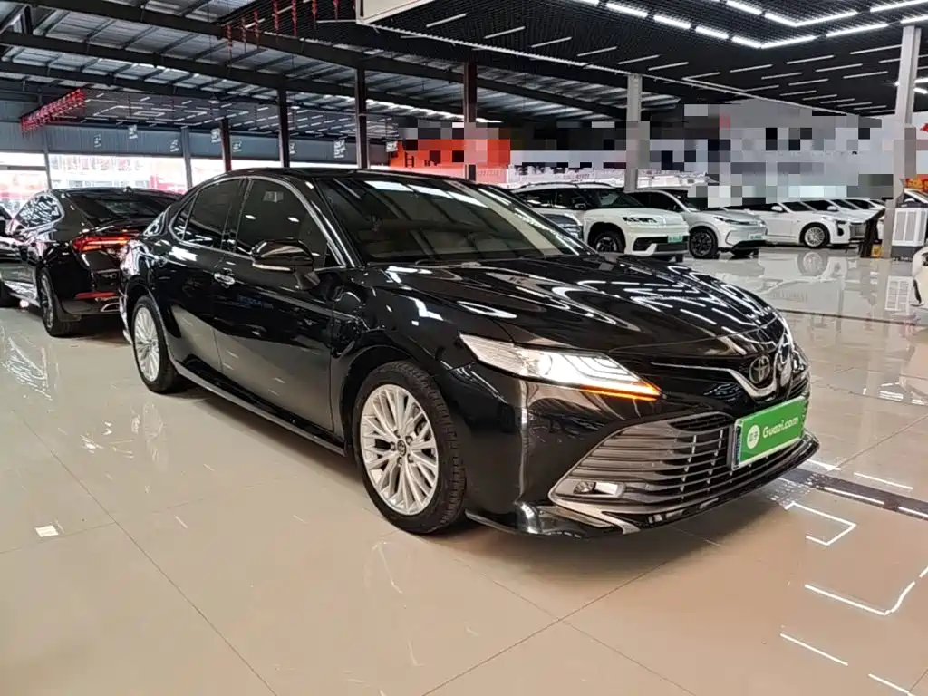 Toyota Camry — фото 4