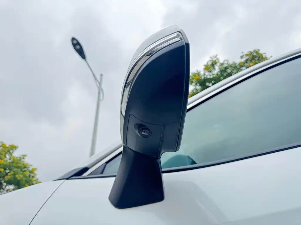 Toyota RAV4 — фото 6