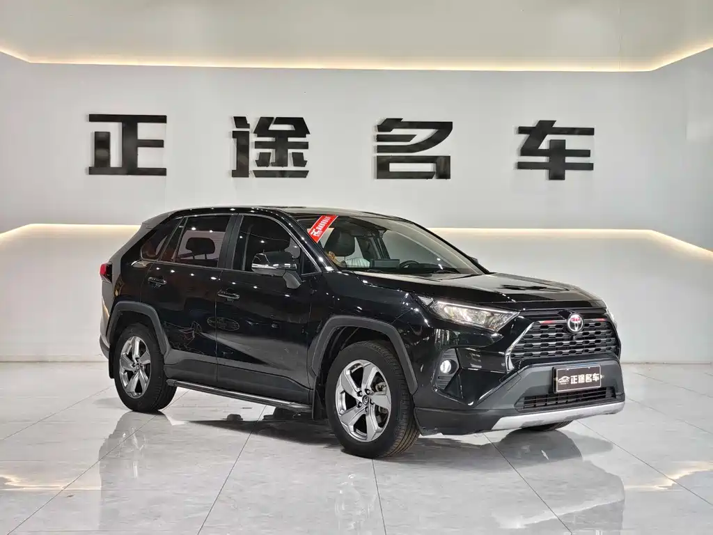 Toyota RAV4 — фото 4