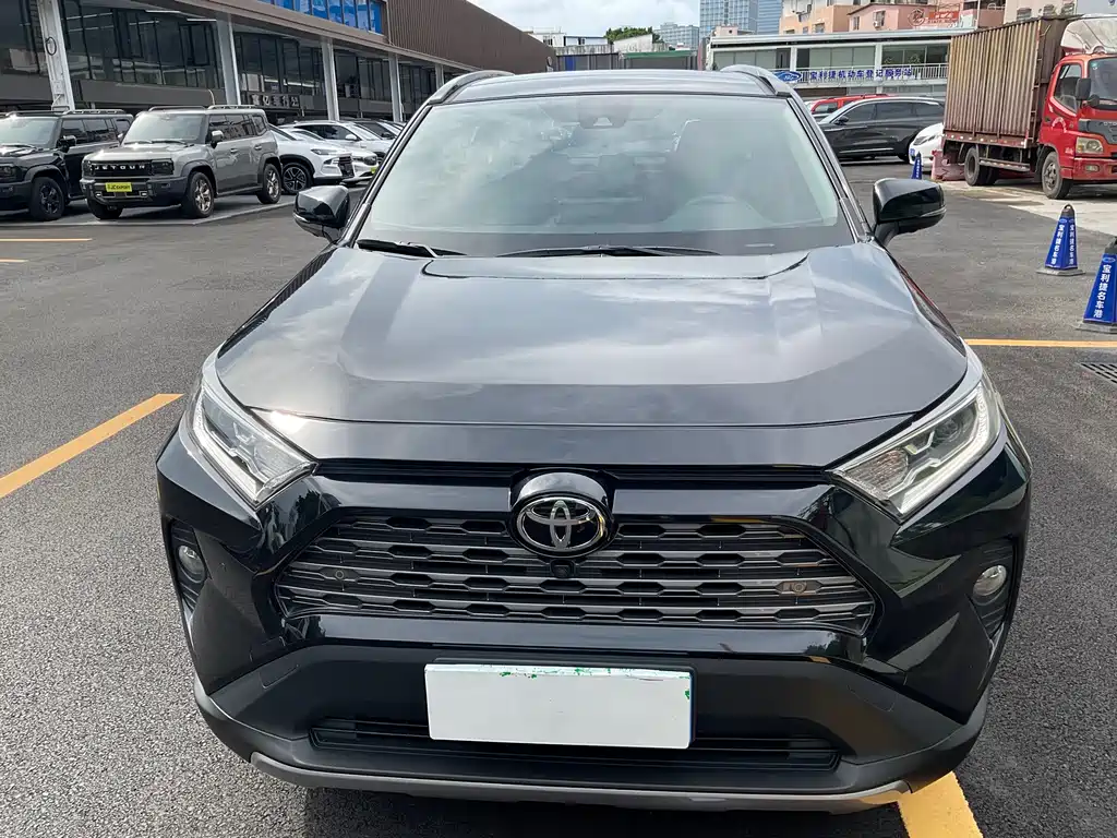 Toyota RAV4 — фото 2