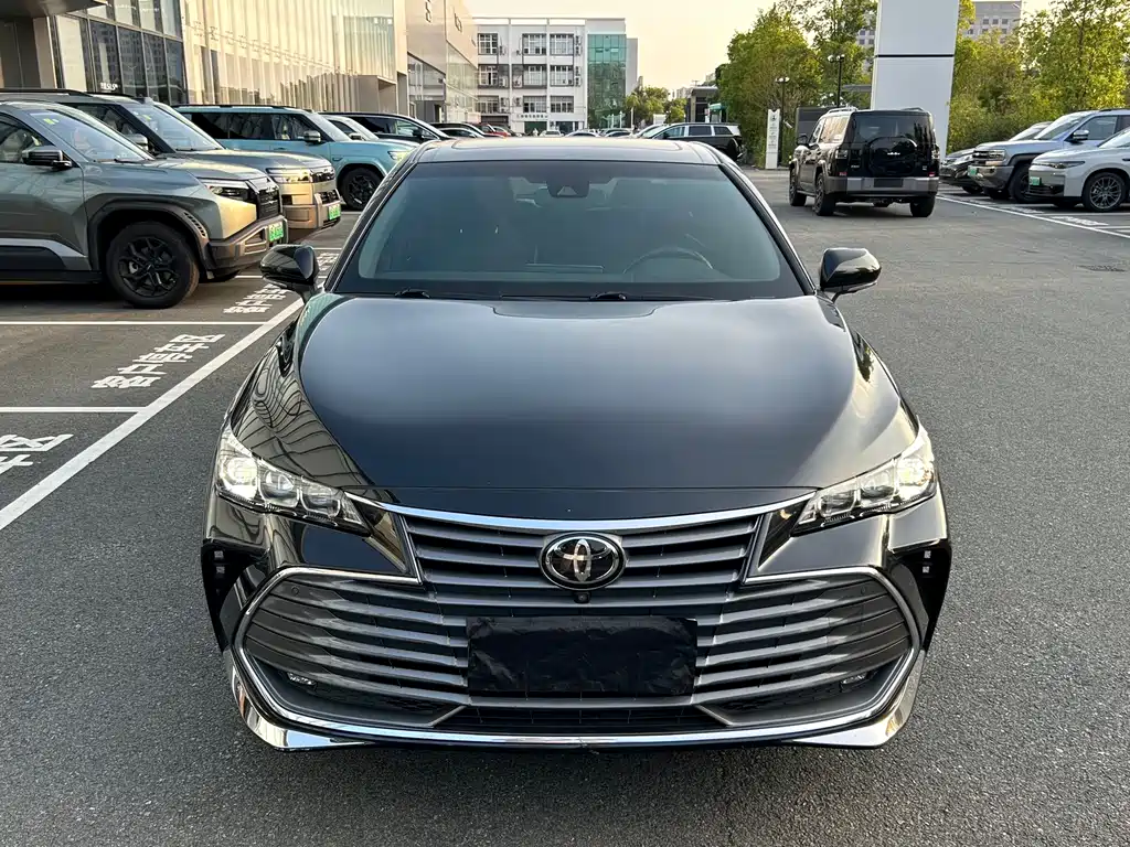 Toyota Avalon — фото 2