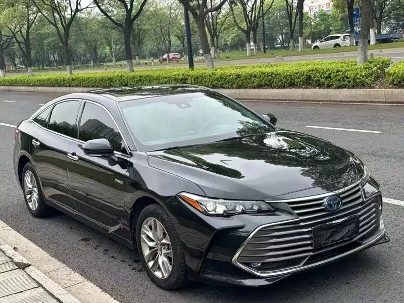Toyota Avalon — фото 2