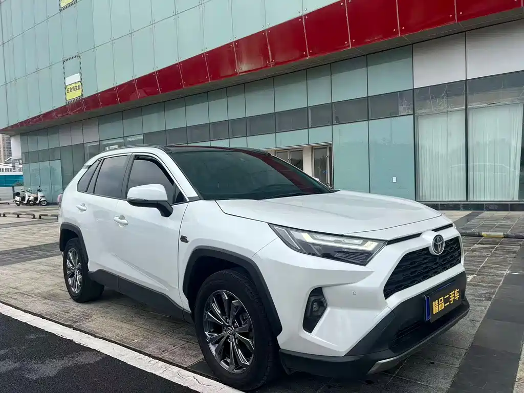 Toyota RAV4 — фото 3