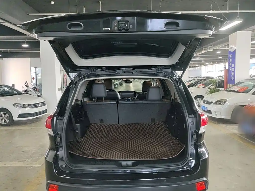 Toyota Highlander — фото 19
