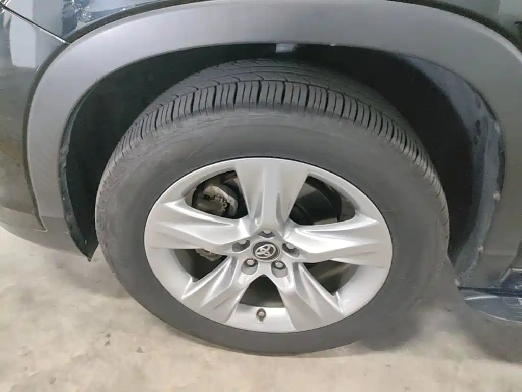 Toyota Highlander — фото 23