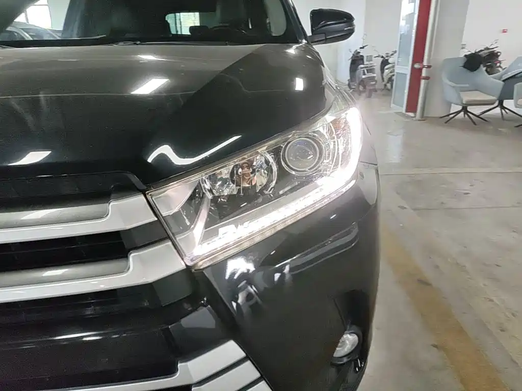 Toyota Highlander — фото 24
