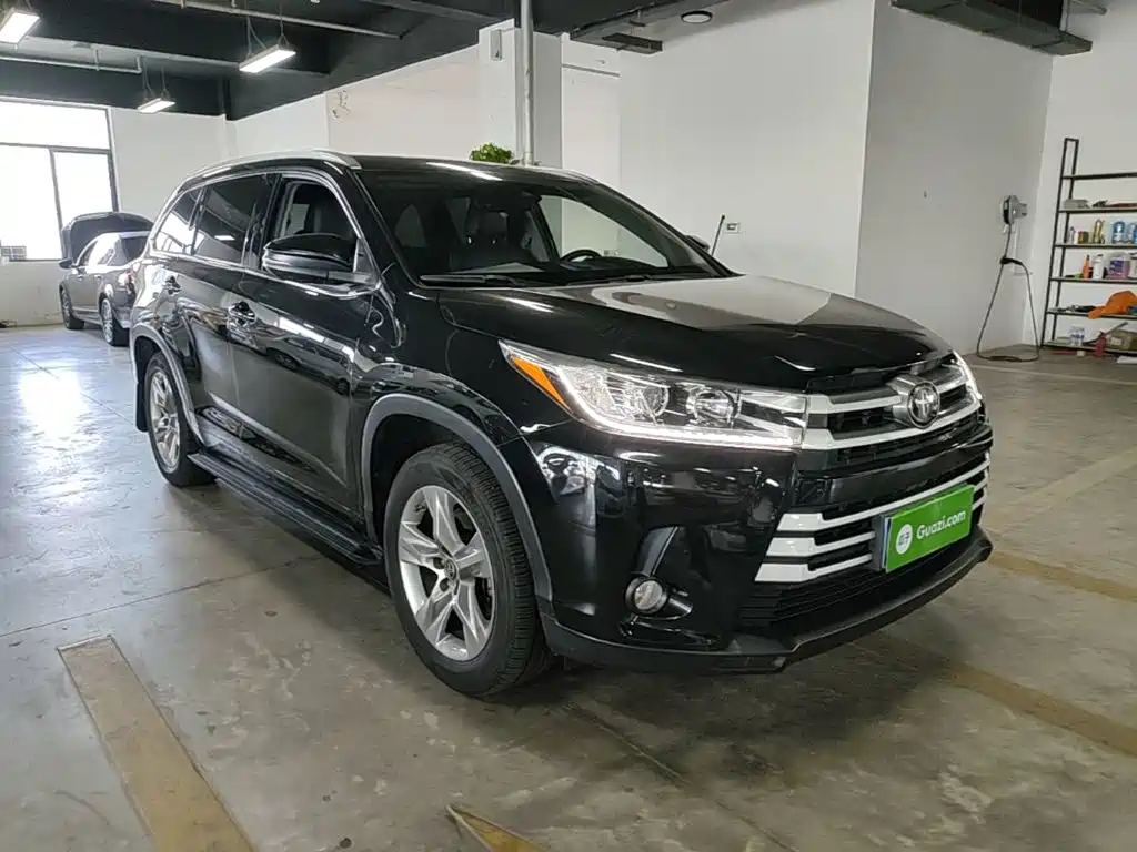 Toyota Highlander — фото 4