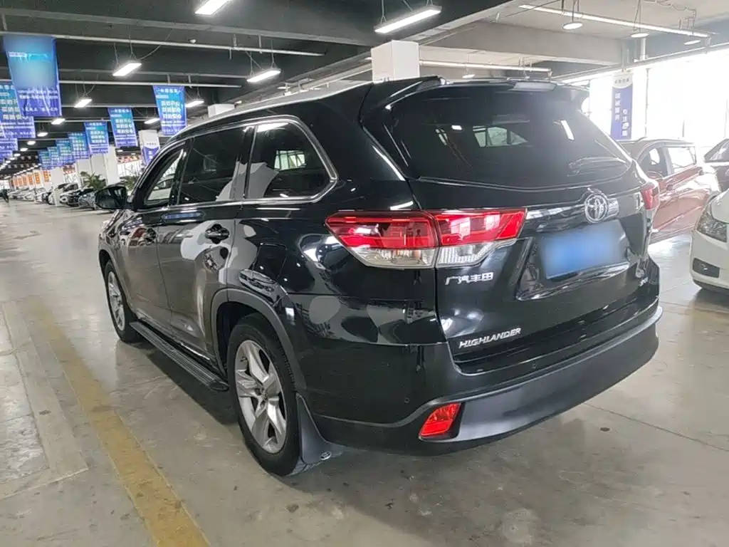 Toyota Highlander — фото 5