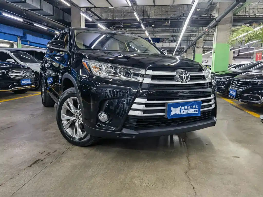 Toyota Highlander — фото 3