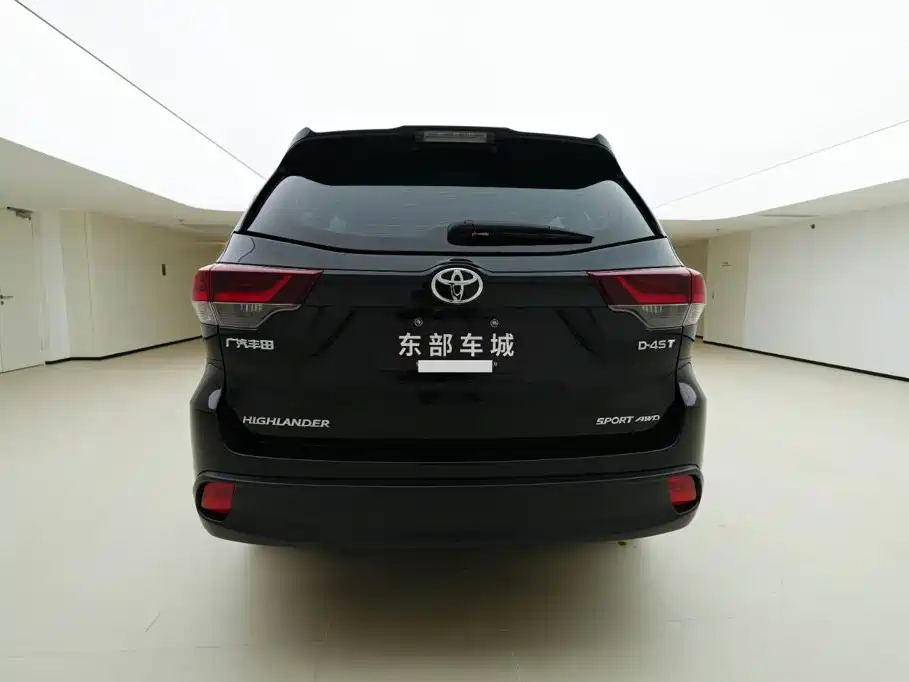 Toyota Highlander — фото 4